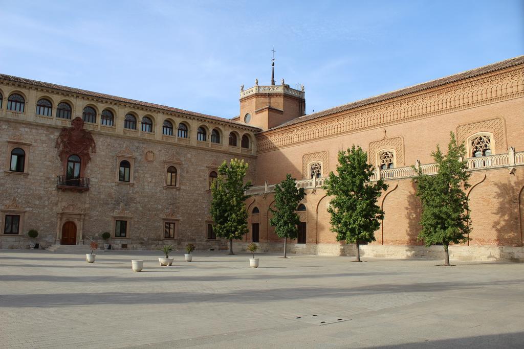 Hotel Cuatro Canos Alcalá de Henares Eksteriør billede