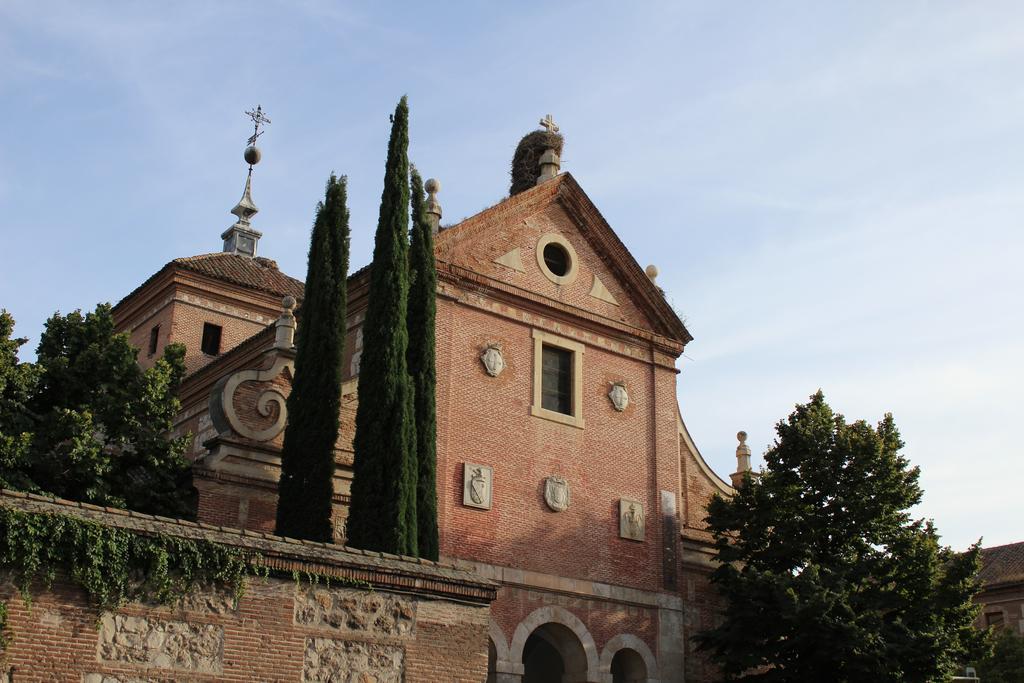 Hotel Cuatro Canos Alcalá de Henares Eksteriør billede